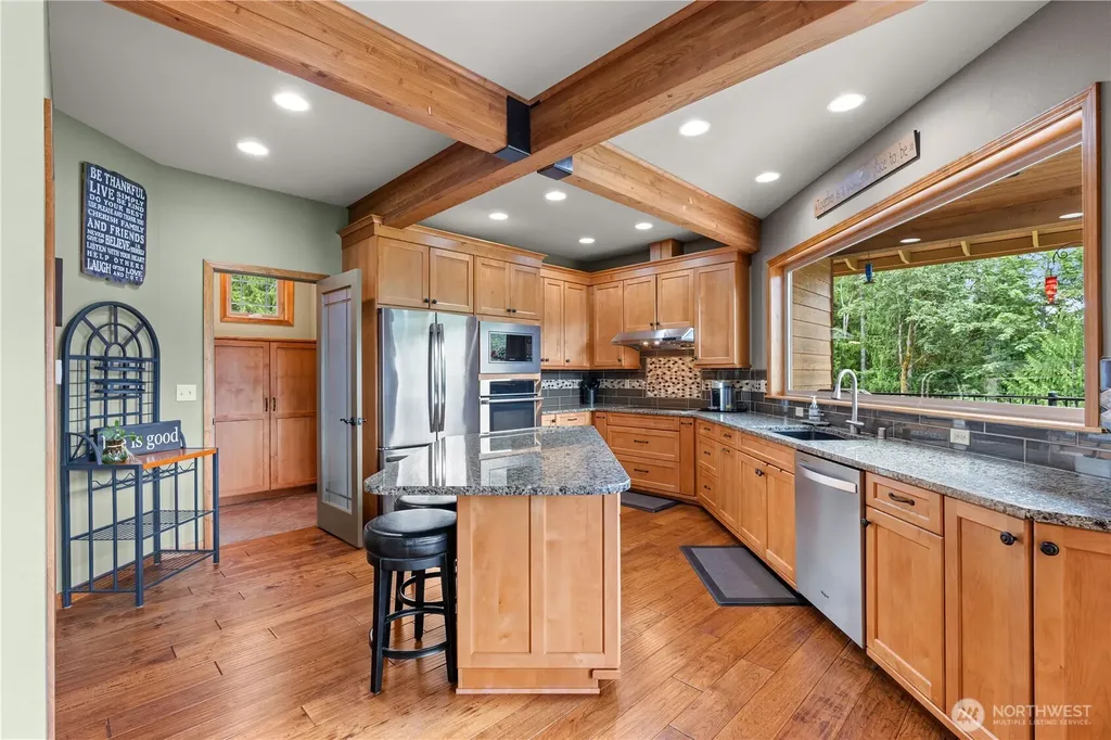 5786 N Lake Cushman Road Hoodsport WA 98548