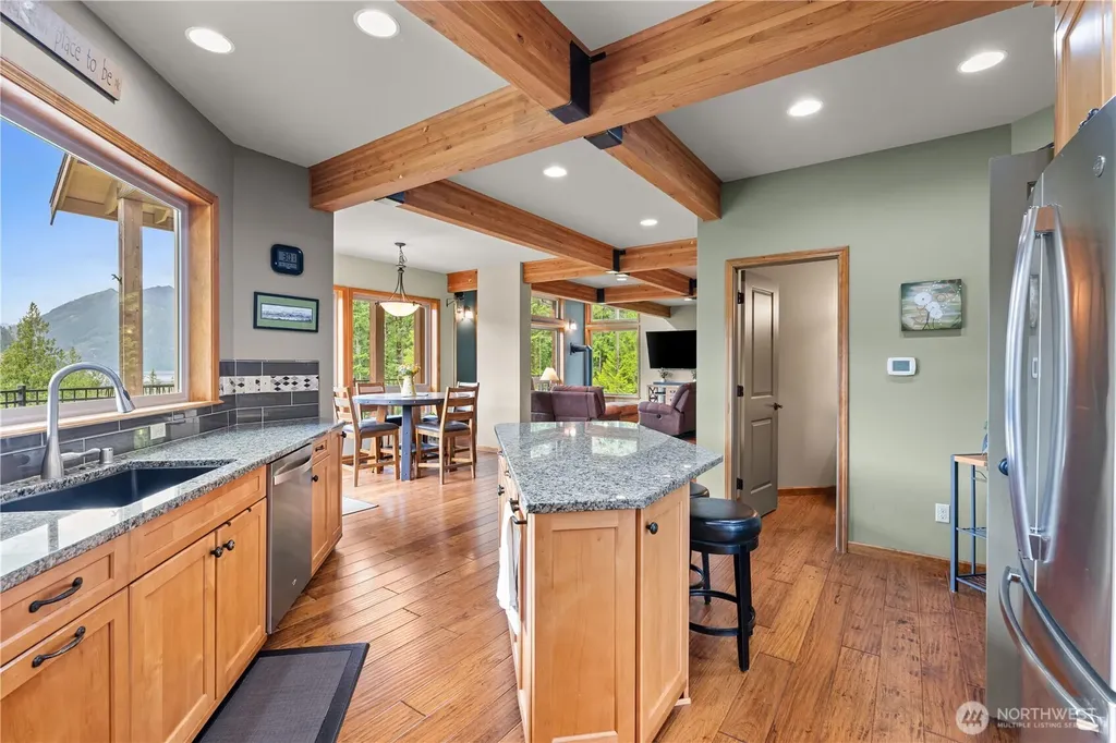 5786 N Lake Cushman Road Hoodsport WA 98548