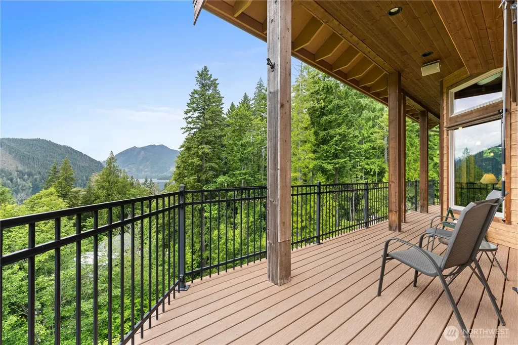 5786 N Lake Cushman Road Hoodsport WA 98548