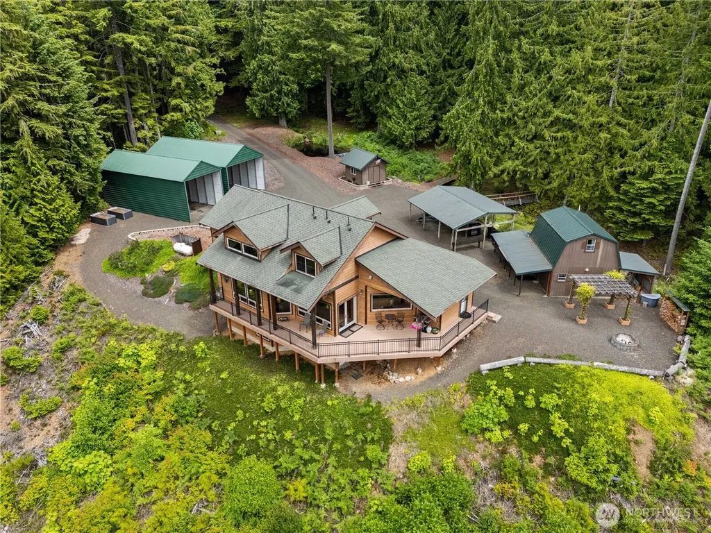 5786 N Lake Cushman Road Hoodsport WA 98548