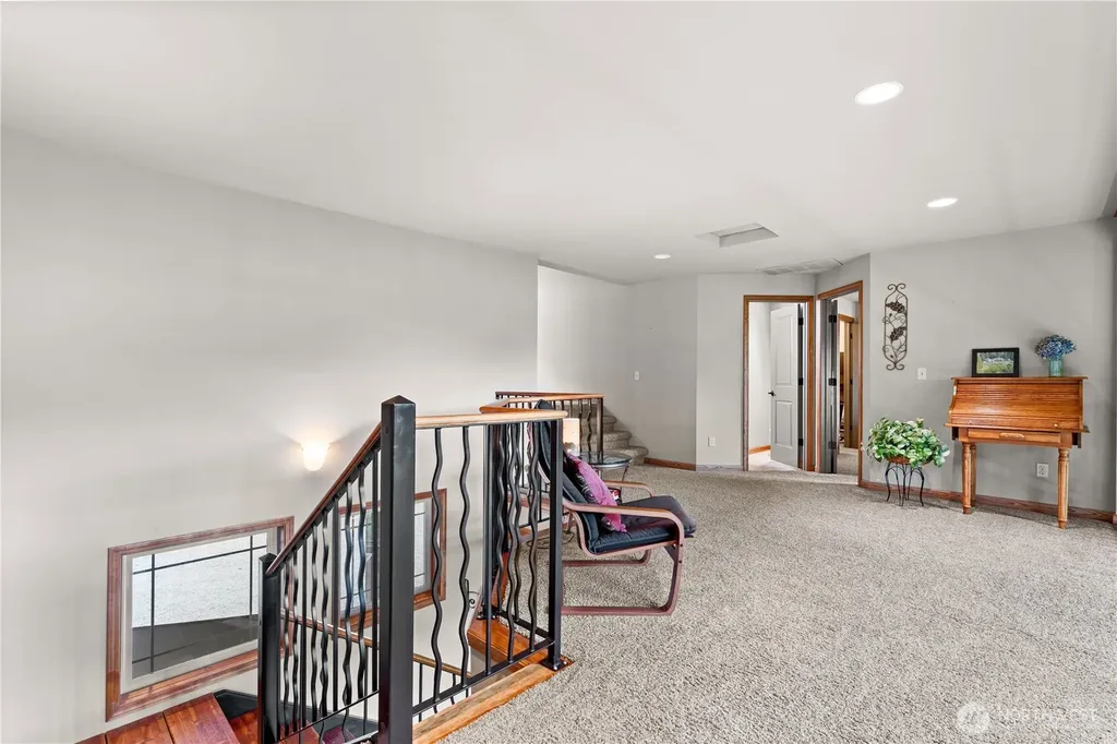 5786 N Lake Cushman Road Hoodsport WA 98548