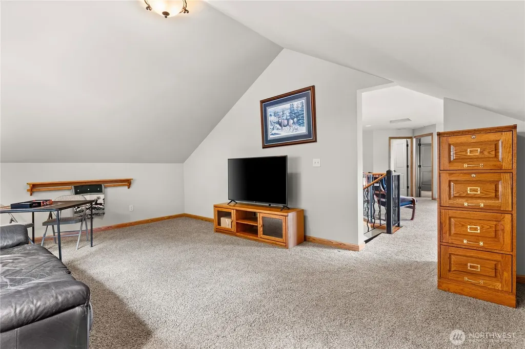 5786 N Lake Cushman Road Hoodsport WA 98548