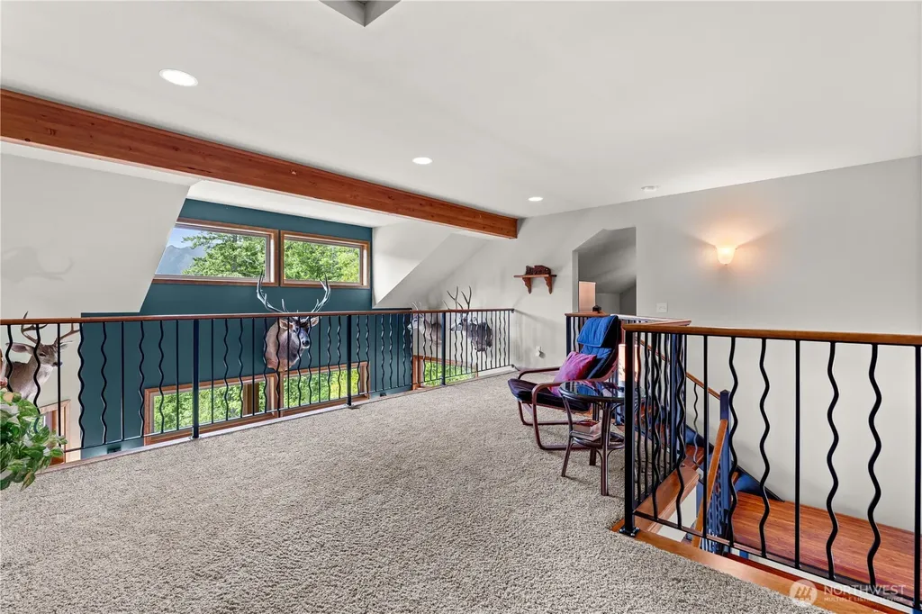 5786 N Lake Cushman Road Hoodsport WA 98548