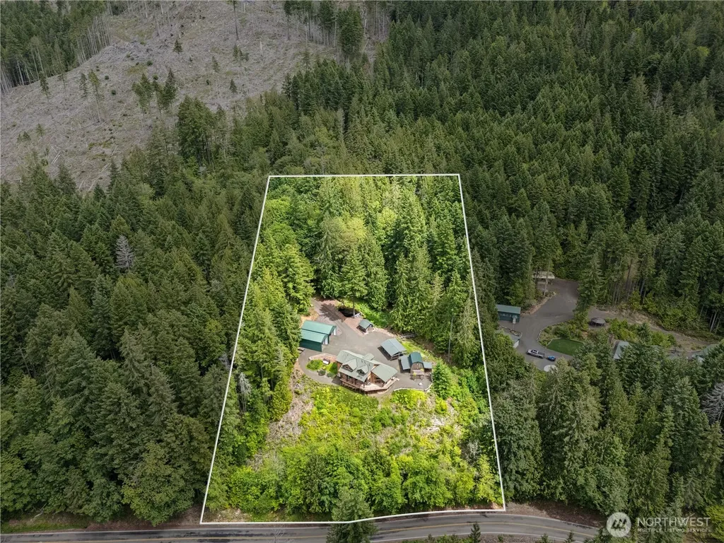 5786 N Lake Cushman Road Hoodsport WA 98548