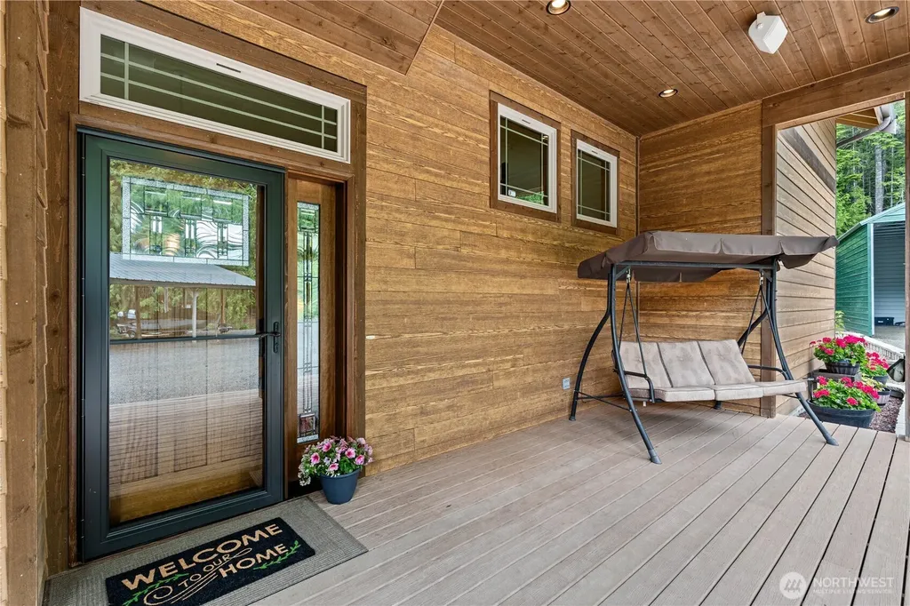 5786 N Lake Cushman Road Hoodsport WA 98548