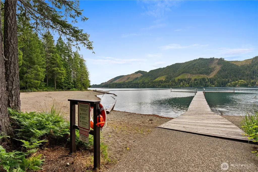 5786 N Lake Cushman Road Hoodsport WA 98548