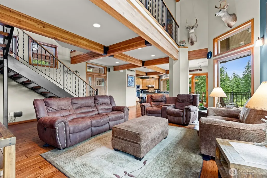 5786 N Lake Cushman Road Hoodsport WA 98548