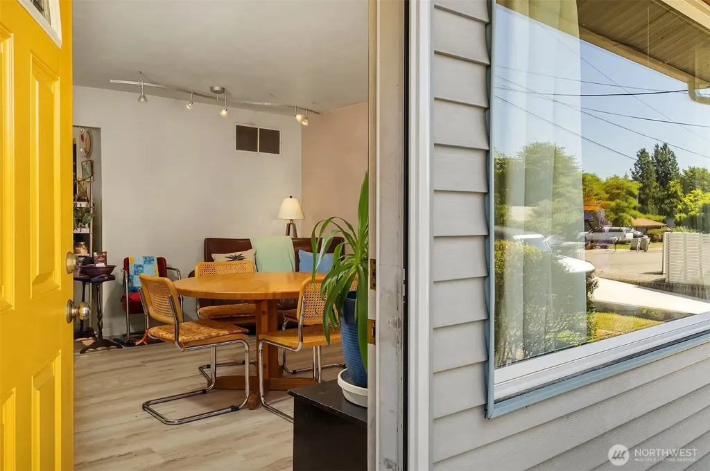 4009 NE 23rd Place Renton WA 98056