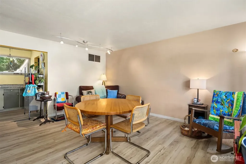 4009 NE 23rd Place Renton WA 98056