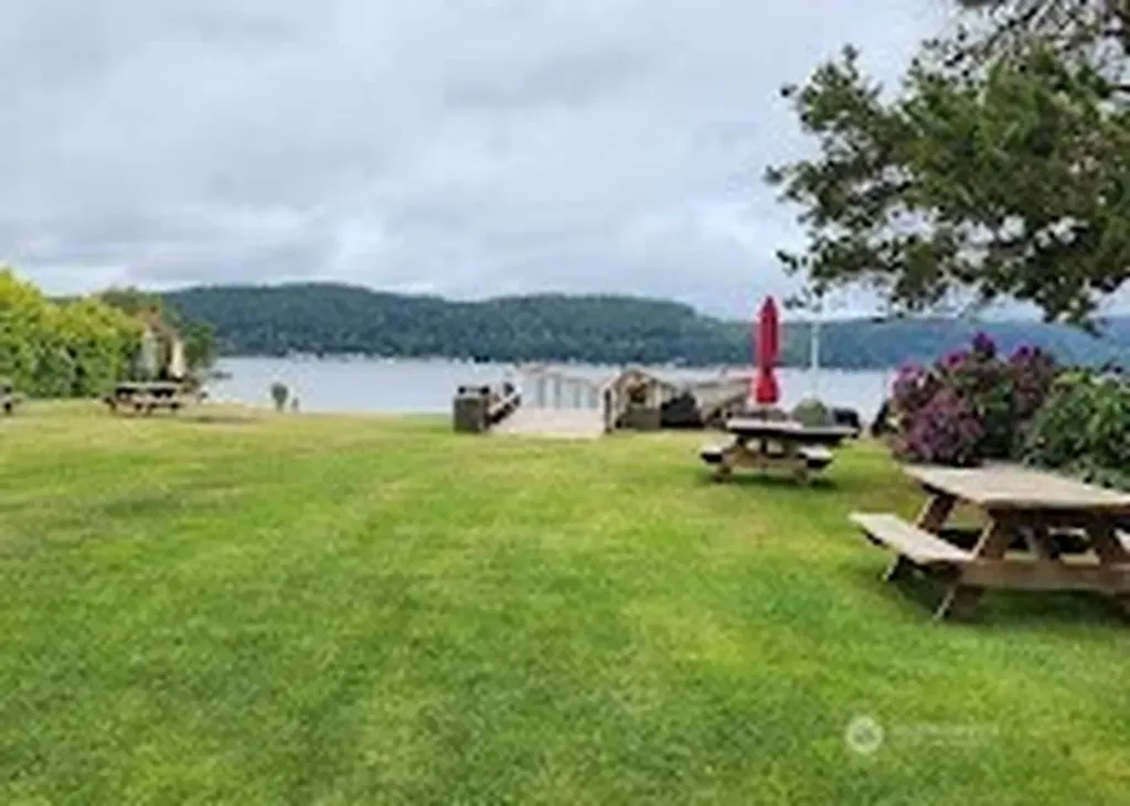 90 E Falls Place E Belfair WA 98528
