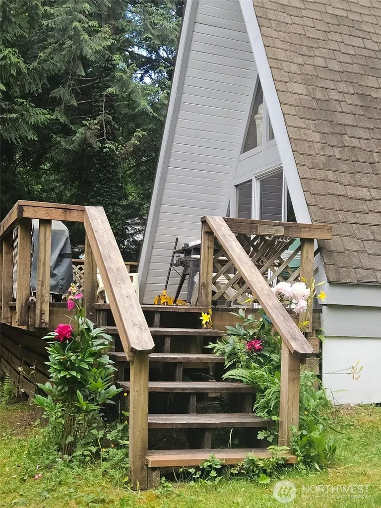 90 E Falls Place E Belfair WA 98528