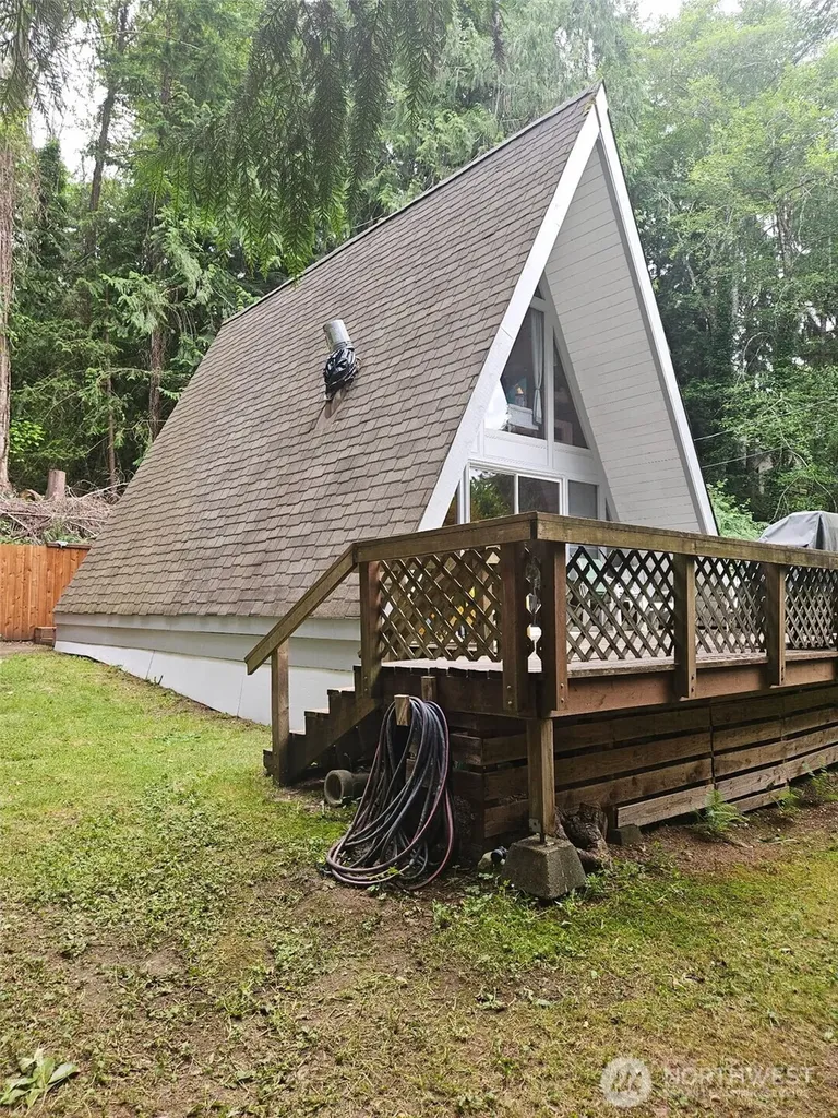 90 E Falls Place E Belfair WA 98528