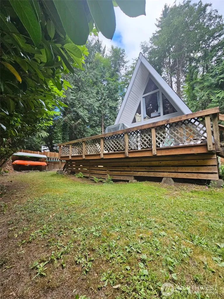 90 E Falls Place E Belfair WA 98528