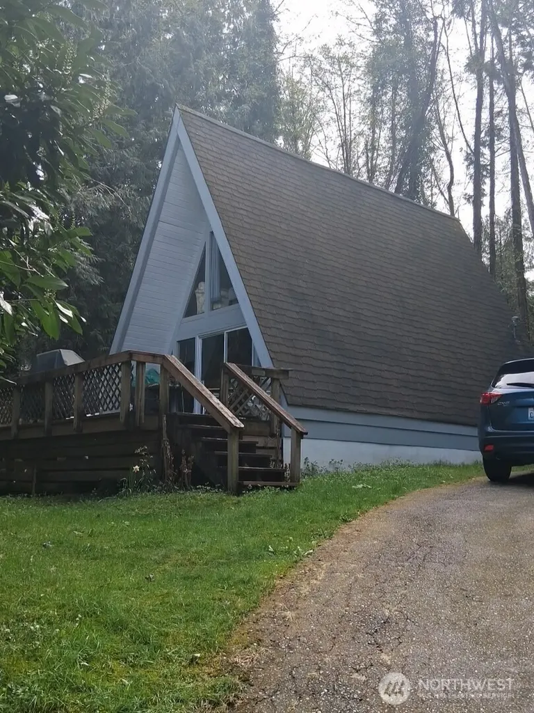 90 E Falls Place E Belfair WA 98528