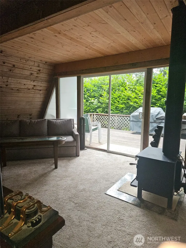 90 E Falls Place E Belfair WA 98528