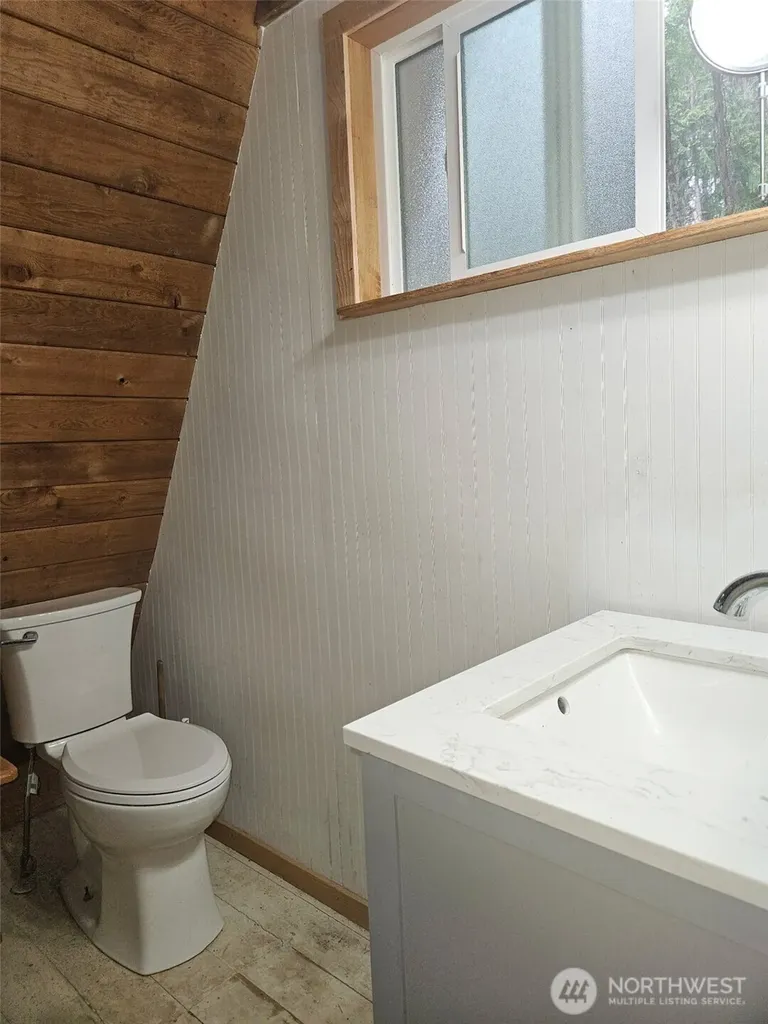 90 E Falls Place E Belfair WA 98528