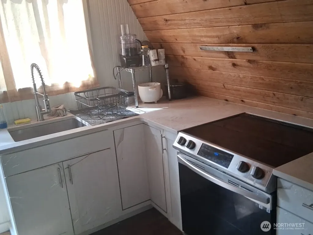 90 E Falls Place E Belfair WA 98528