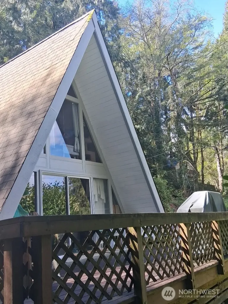 90 E Falls Place E Belfair WA 98528