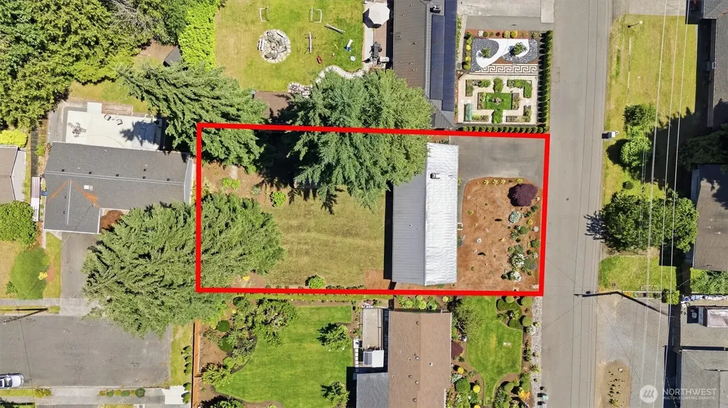 4627 192nd St SW Lynnwood WA 98036