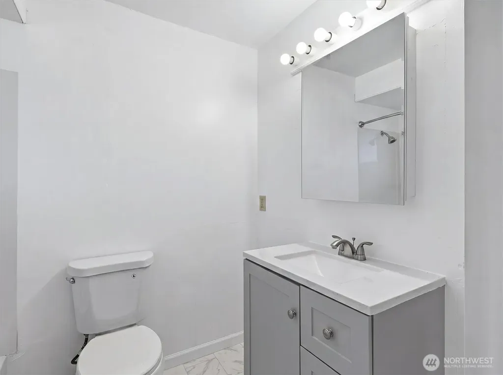 4627 192nd St SW Lynnwood WA 98036