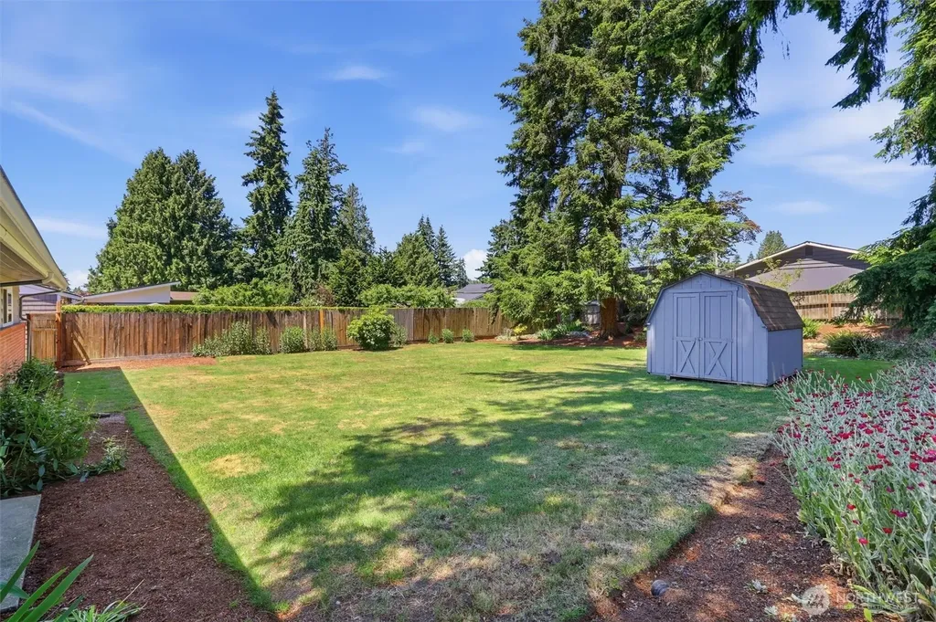 4627 192nd St SW Lynnwood WA 98036
