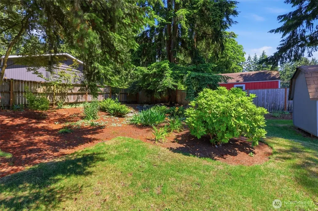 4627 192nd St SW Lynnwood WA 98036