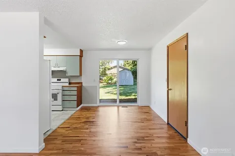 4627 192nd St SW Lynnwood WA 98036