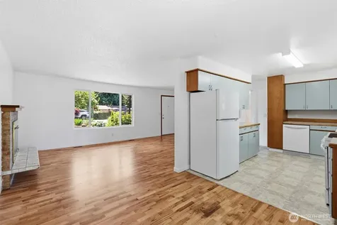 4627 192nd St SW Lynnwood WA 98036