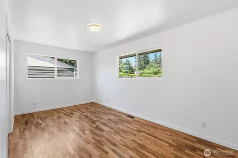 4627 192nd St SW Lynnwood WA 98036