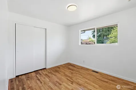 4627 192nd St SW Lynnwood WA 98036