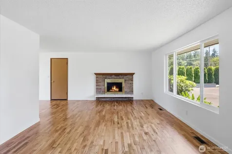 4627 192nd St SW Lynnwood WA 98036
