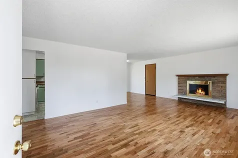 4627 192nd St SW Lynnwood WA 98036