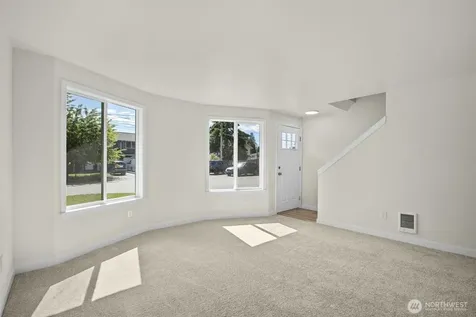 4 107th Street SE Everett WA 98204