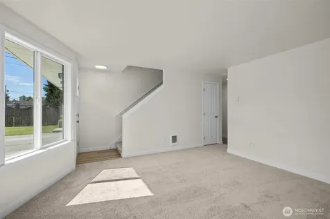 4 107th Street SE Everett WA 98204