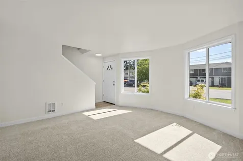 4 107th Street SE Everett WA 98204