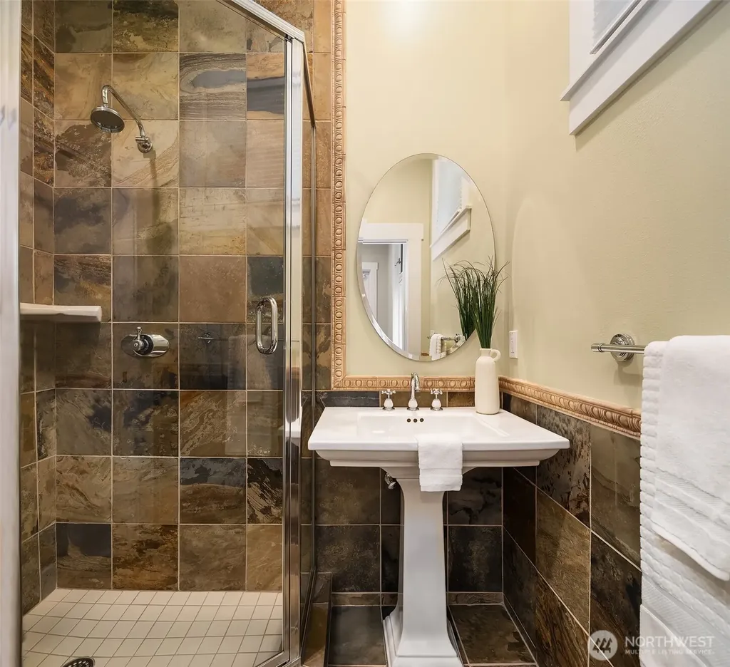 3811 97th Avenue NE Kirkland WA 98033