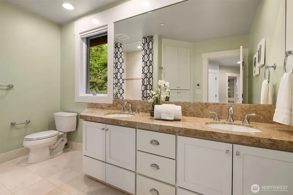 3811 97th Avenue NE Kirkland WA 98033