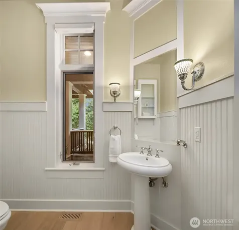 3811 97th Avenue NE Kirkland WA 98033