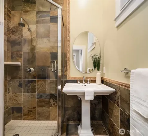 3811 97th Avenue NE Kirkland WA 98033