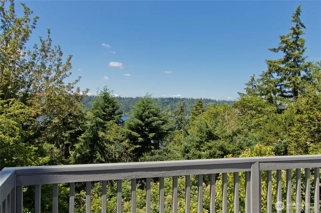 4935 116th Place SE Bellevue WA 98006