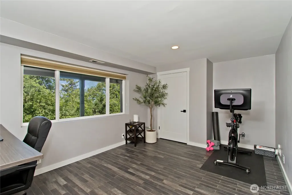 4935 116th Place SE Bellevue WA 98006
