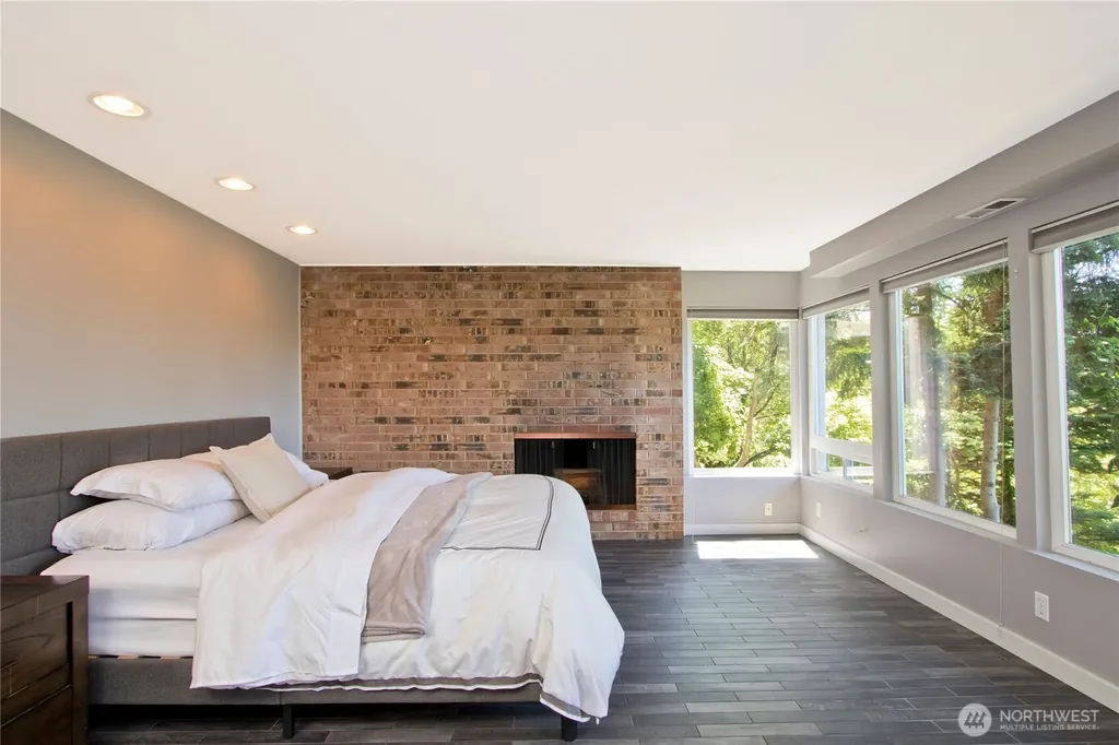 4935 116th Place SE Bellevue WA 98006