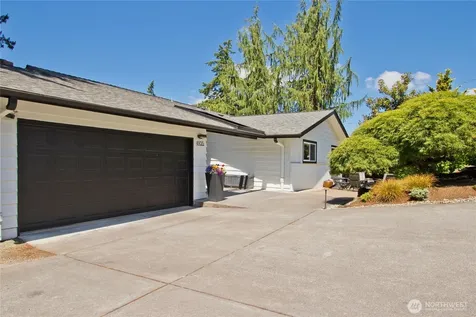 4935 116th Place SE Bellevue WA 98006