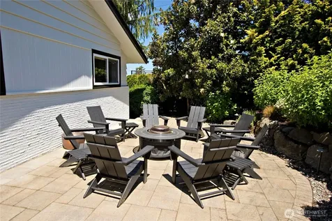 4935 116th Place SE Bellevue WA 98006