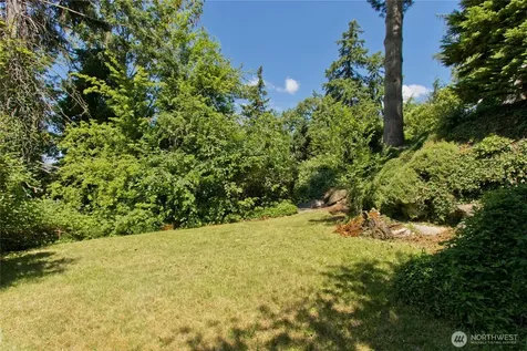 4935 116th Place SE Bellevue WA 98006