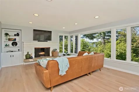 4935 116th Place SE Bellevue WA 98006