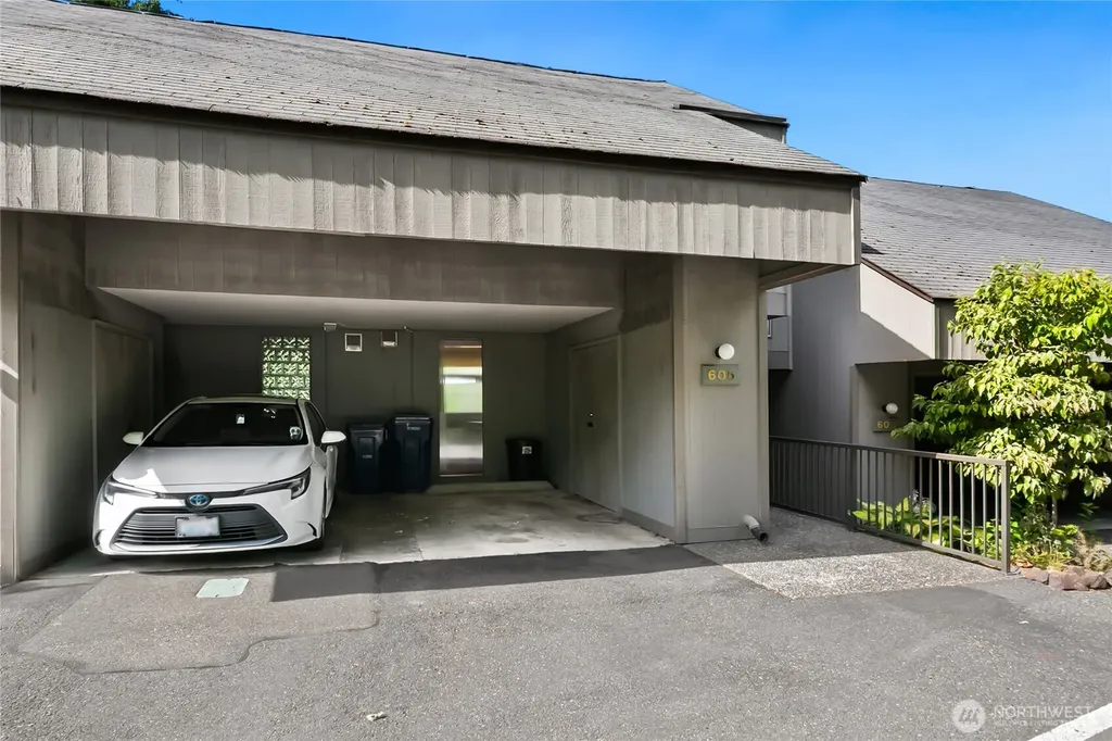13832 NE 66th Street Redmond WA 98052