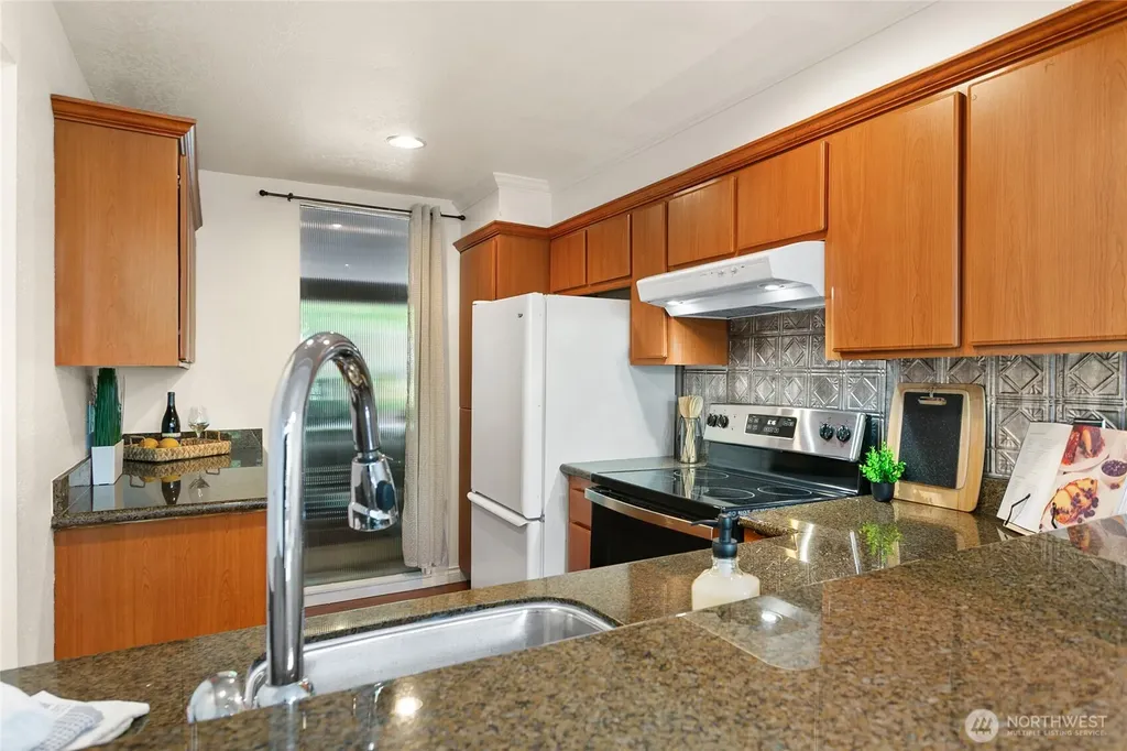 13832 NE 66th Street Redmond WA 98052