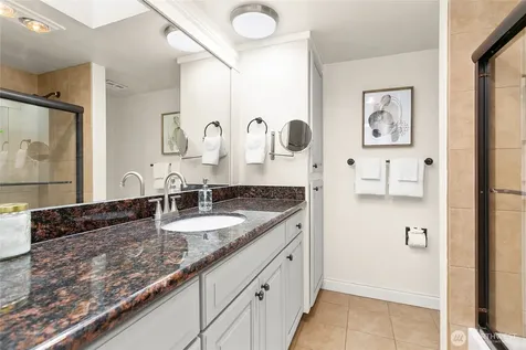 13832 NE 66th Street Redmond WA 98052