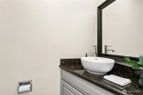 13832 NE 66th Street Redmond WA 98052